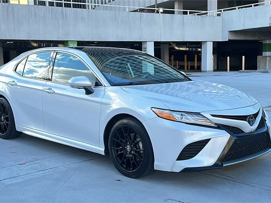 2020 Toyota Camry XSE photo 1