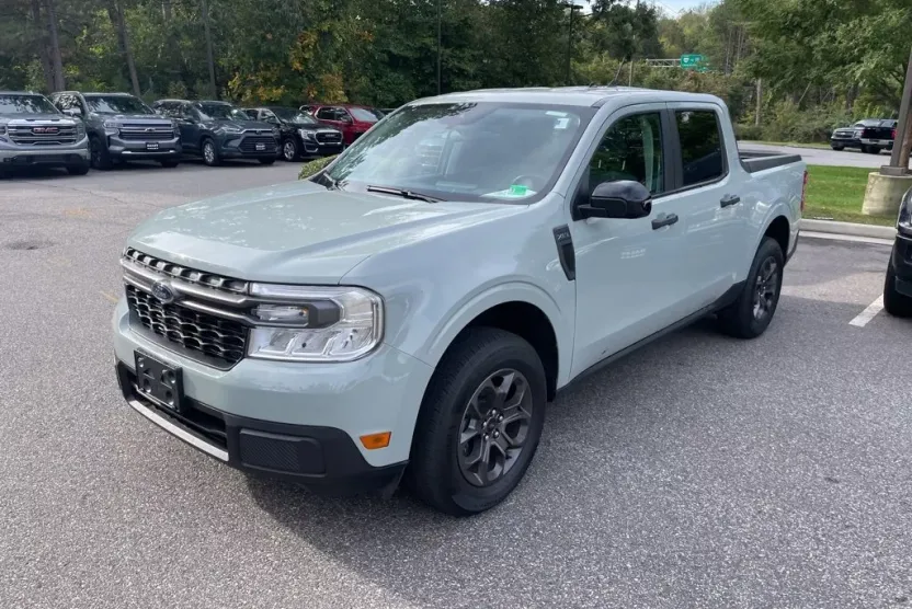 2024 Ford Maverick XLT photo 1