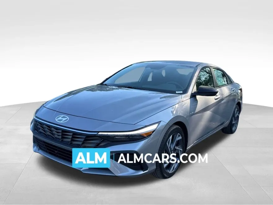 2025 Hyundai Elantra SEL Sport photo 1