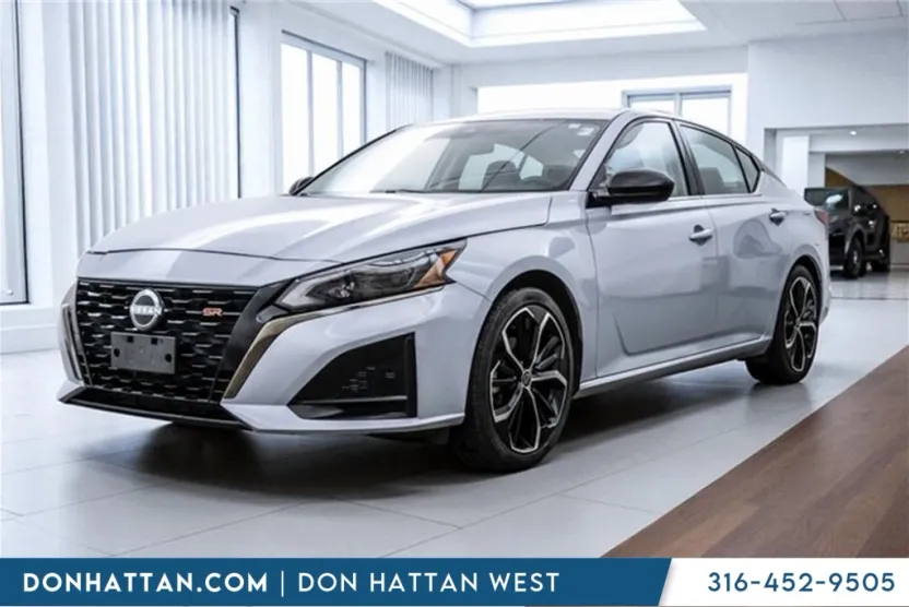 2023 Nissan Altima 2.5 SR photo 1