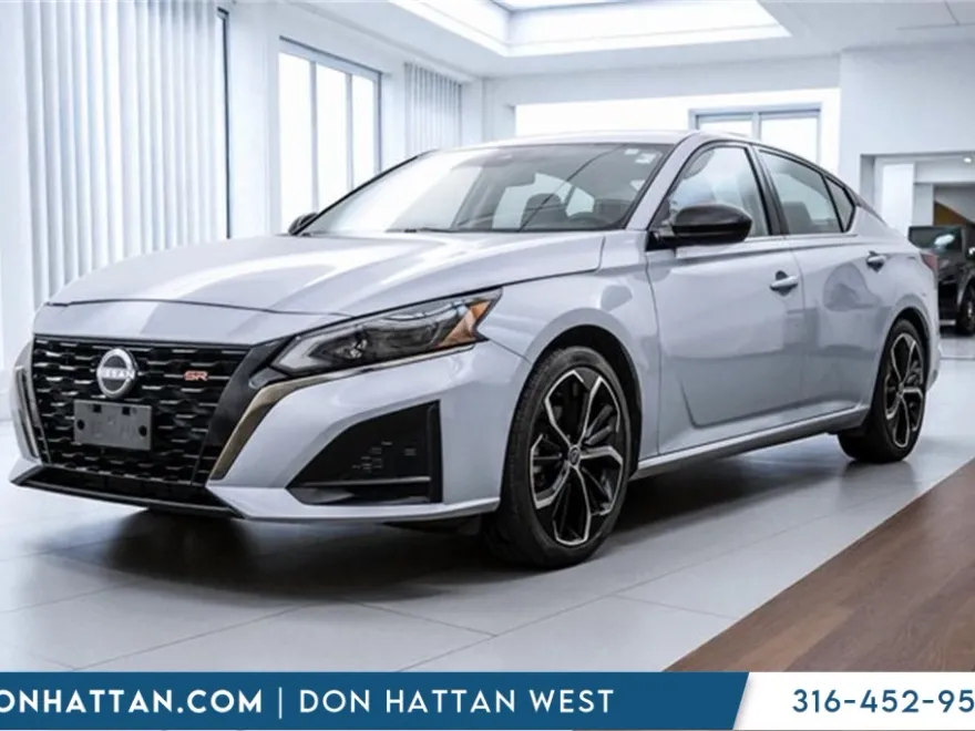 2023 Nissan Altima 2.5 SR photo 1
