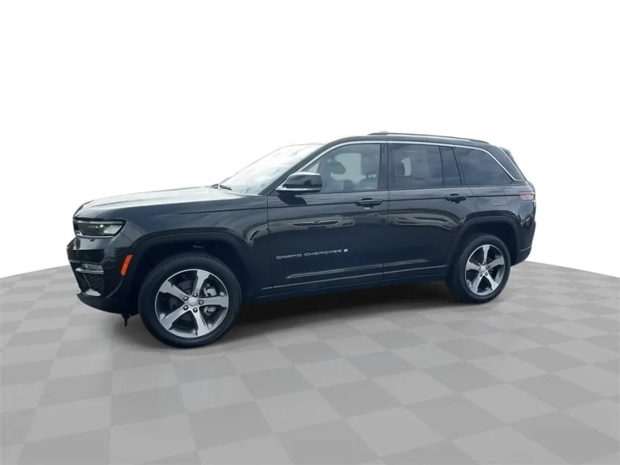 2023 Jeep Grand Cherokee Limited photo 1