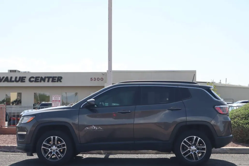 2020 Jeep Compass Latitude photo 1