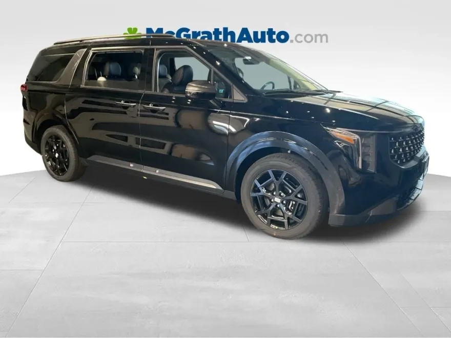 2026 Kia Carnival SX photo 1