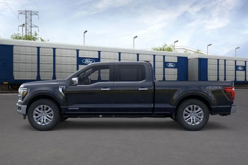 2025 Ford F-150 Lariat photo 1
