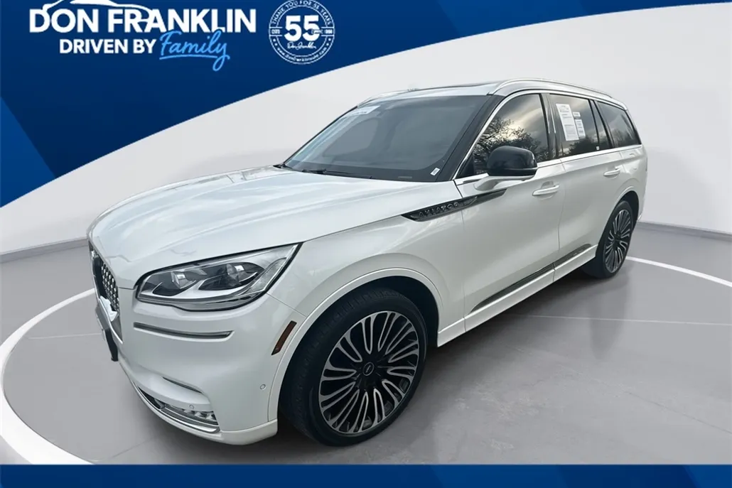 2023 Lincoln Aviator Black Label photo 1