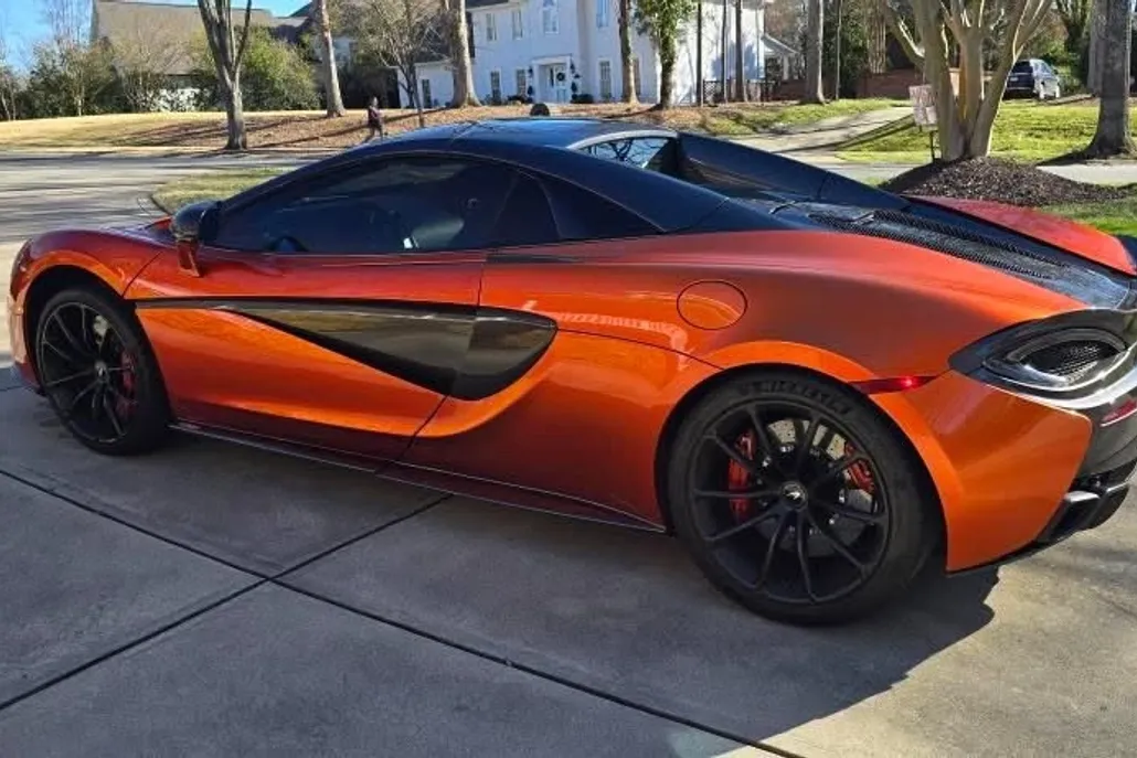 2019 Mclaren 570S Spider photo 1