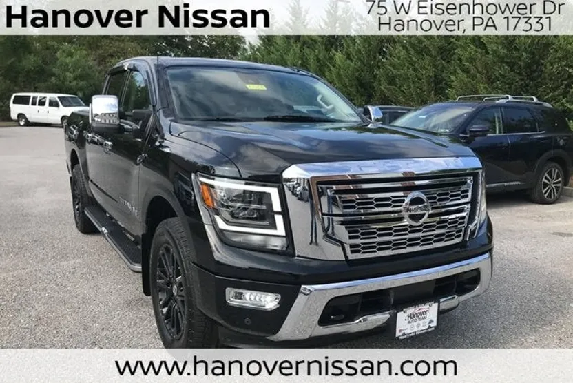 2020 Nissan Titan SL photo 1