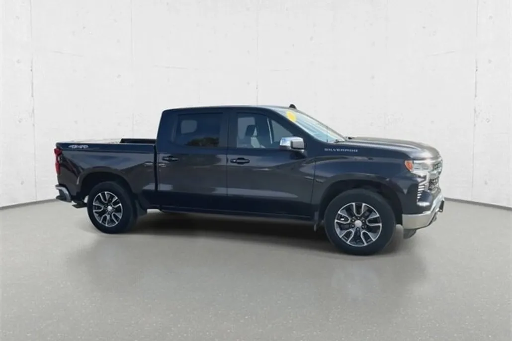 2022 Chevrolet Silverado 1500 LT photo 1
