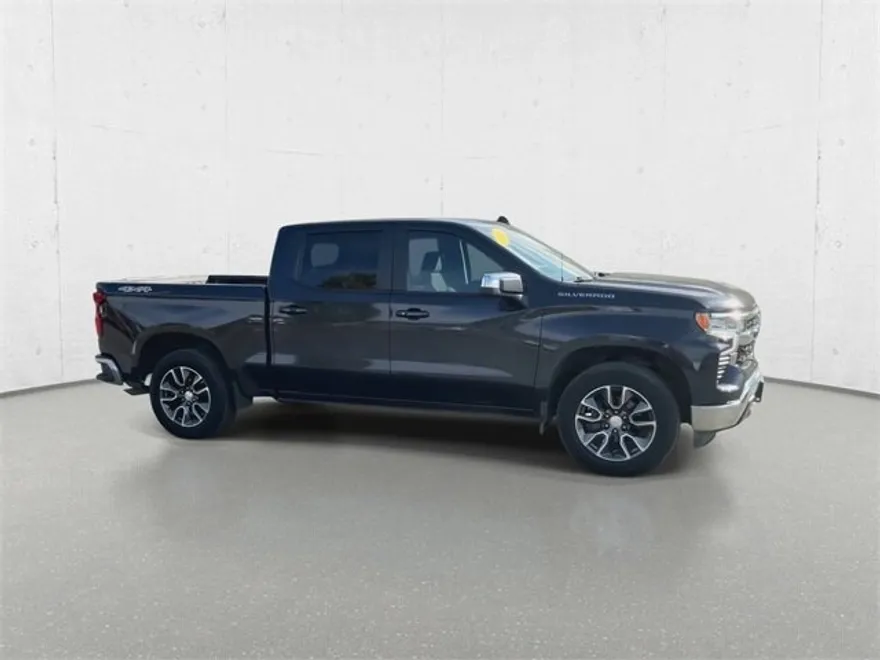 2022 Chevrolet Silverado 1500 LT photo 1