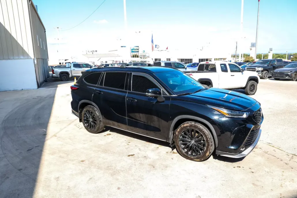 2023 Toyota Highlander XSE photo 1