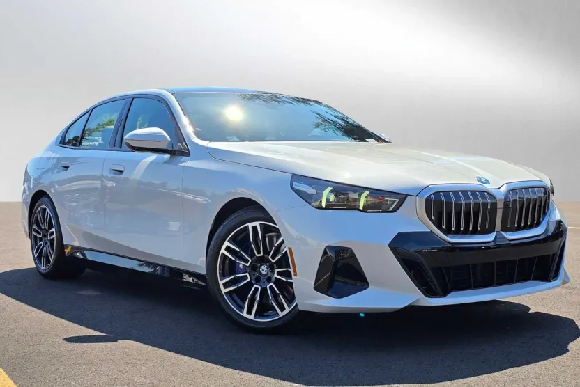 2026 Bmw 550e xDrive photo 1