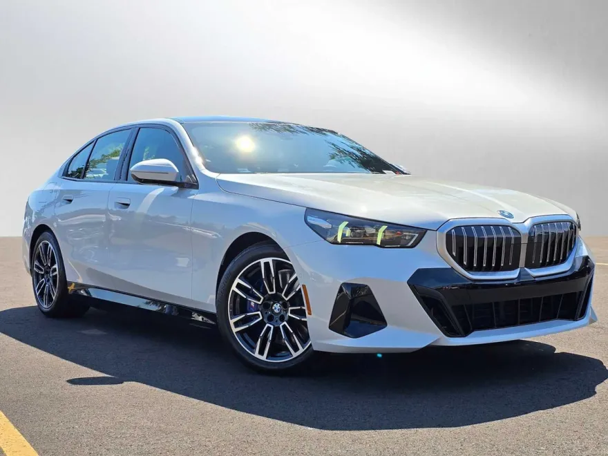 2026 Bmw 550e xDrive photo 1
