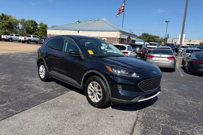 2021 Ford Escape SE photo 1