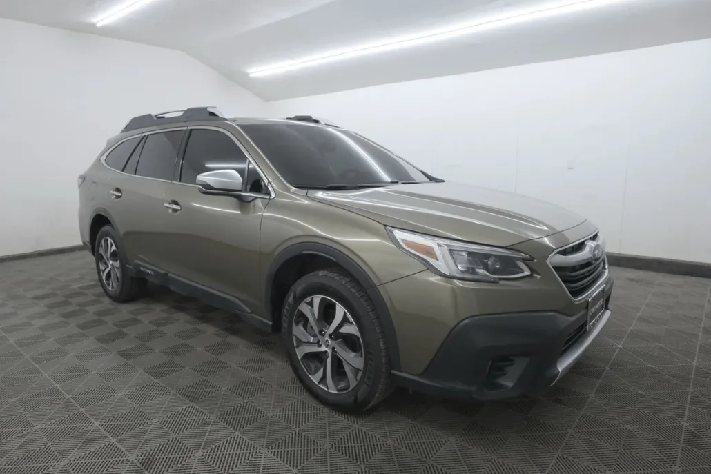 2021 Subaru Outback Touring photo 1
