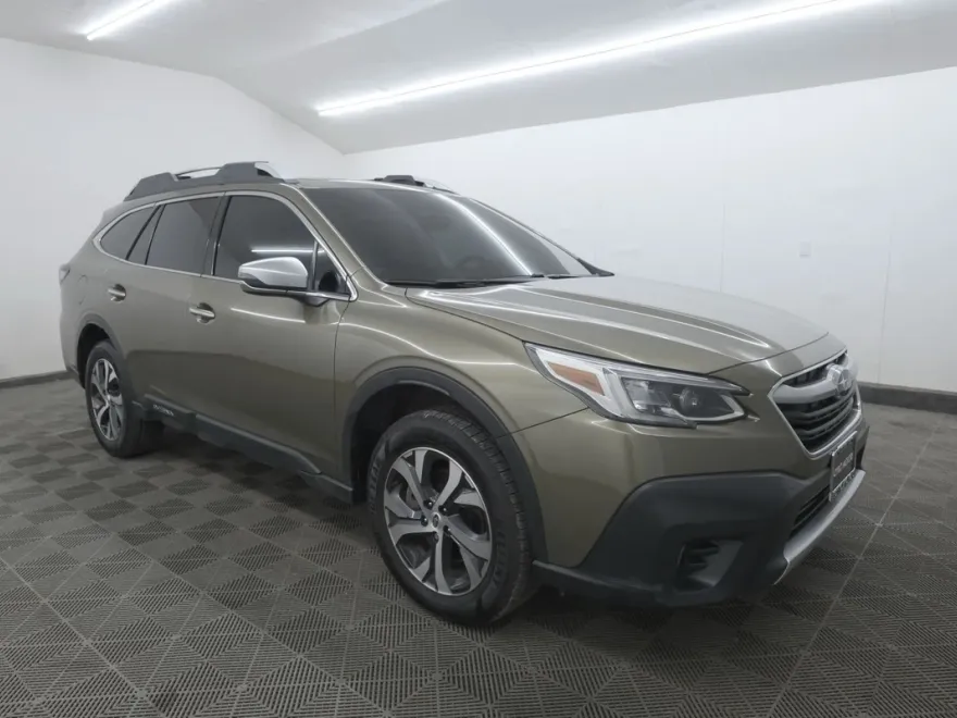 2021 Subaru Outback Touring photo 1