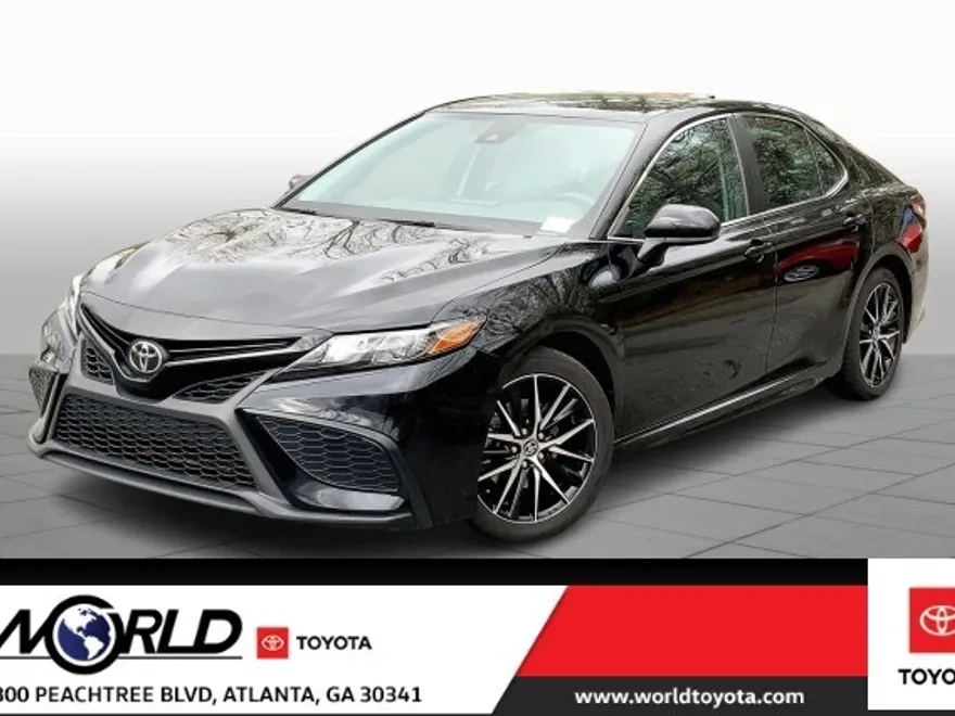 2021 Toyota Camry SE photo 1