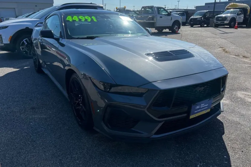 2024 Ford Mustang GT Premium photo 1
