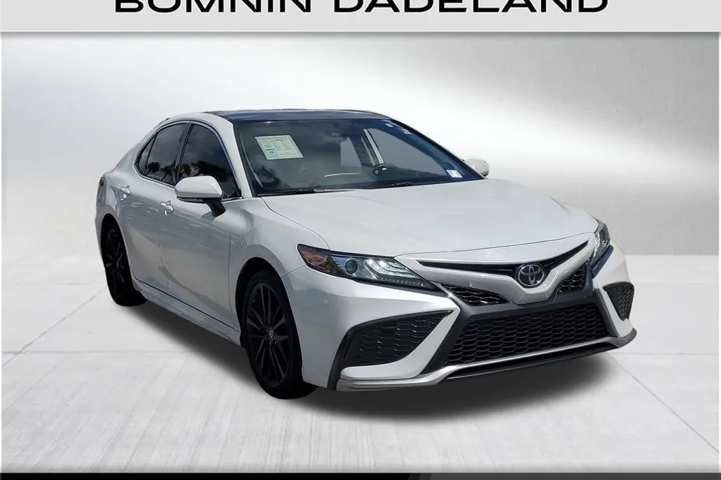 2023 Toyota Camry XSE photo 1