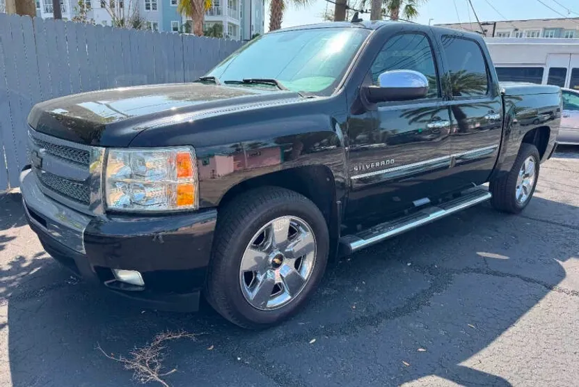 2011 Chevrolet Silverado 1500 LT photo 1