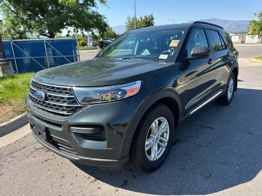 2022 Ford Explorer XLT photo 1