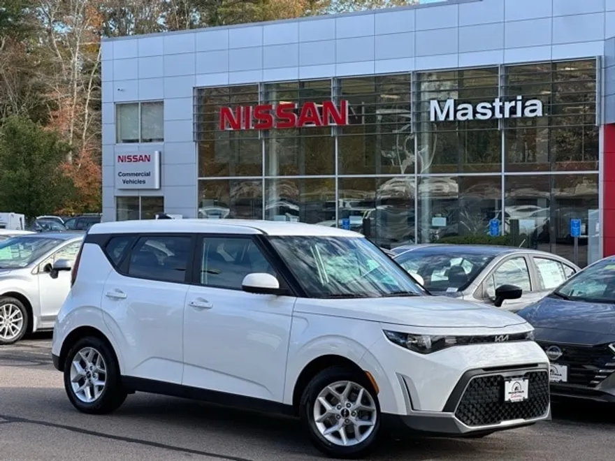 2023 Kia Soul S photo 1