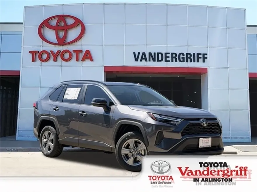 2025 Toyota RAV4 Hybrid XLE photo 1