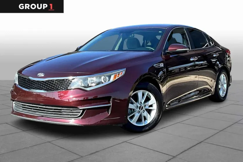 2017 Kia Optima LX photo 1