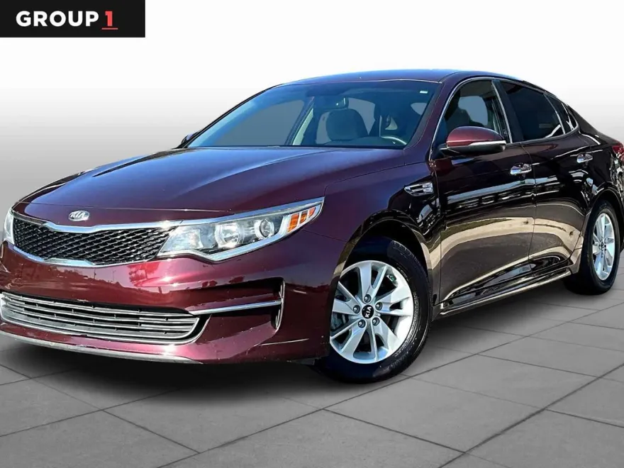 2017 Kia Optima LX photo 1