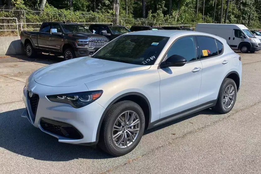 2024 Alfa Romeo Stelvio Sprint photo 1