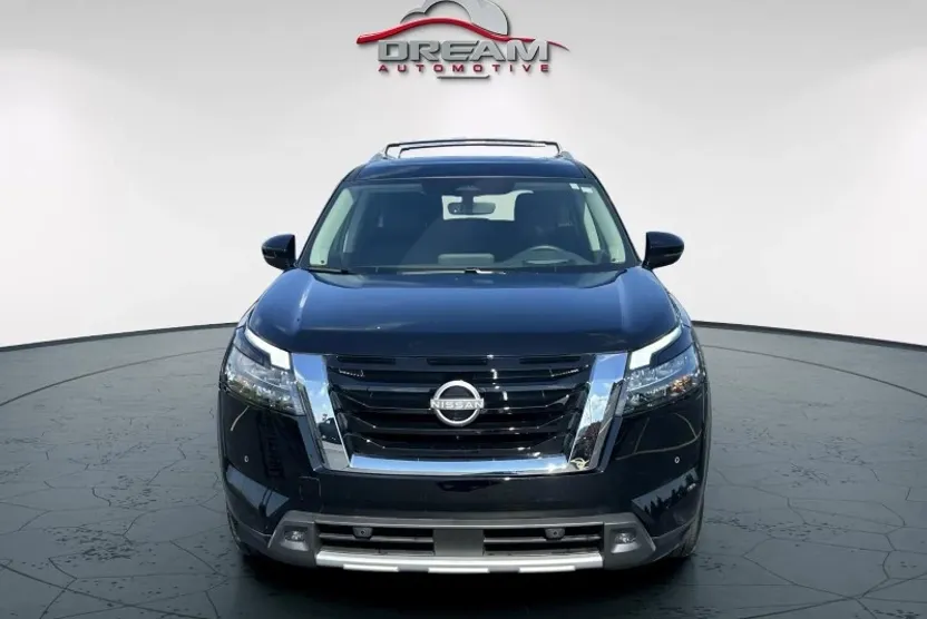 2025 Nissan Pathfinder Platinum photo 1