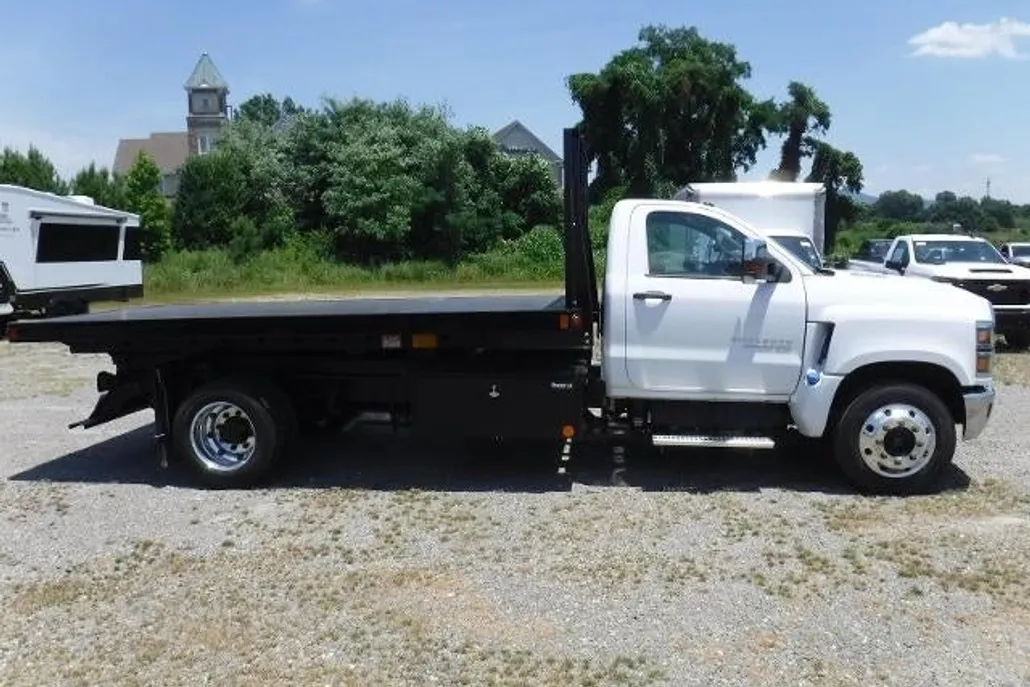 2024 Chevrolet Silverado 5500HD Work Truck photo 1