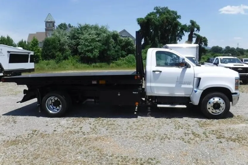 2024 Chevrolet Silverado 5500HD Work Truck photo 1