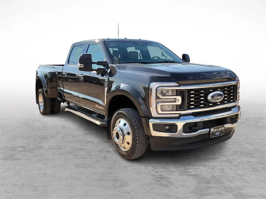 2025 Ford F-450 Lariat photo 1