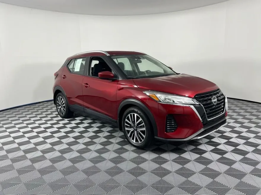 2022 Nissan Kicks SV photo 1