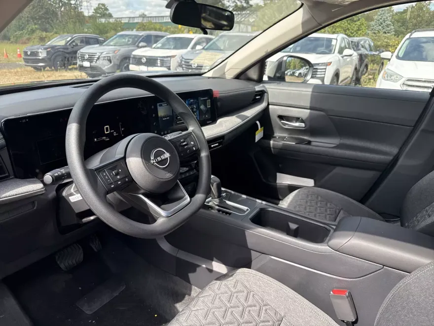 2026 Nissan Kicks SV photo 1