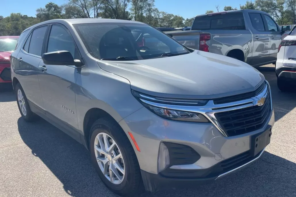 2024 Chevrolet Equinox LT photo 1