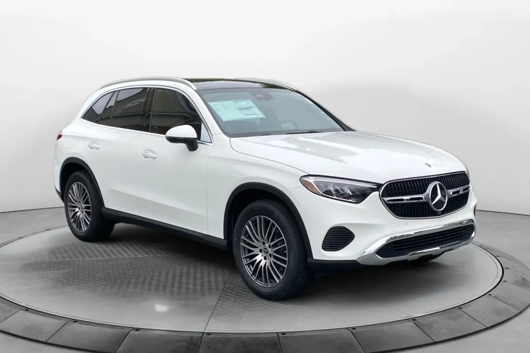 2026 Mercedes Benz GLC 300 4MATIC photo 1