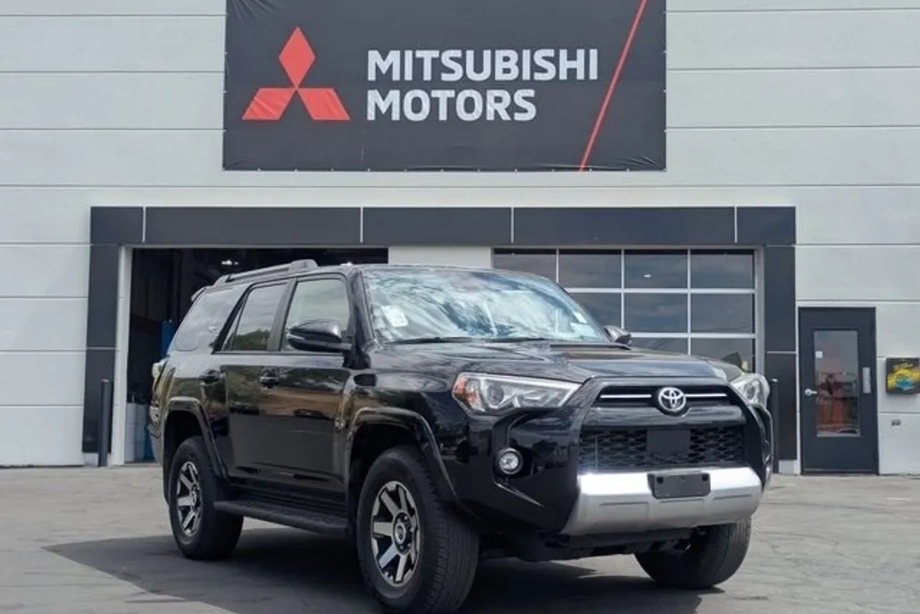 2024 Toyota 4Runner TRD Off-Road Premium photo 1