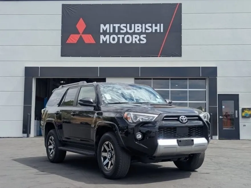 2024 Toyota 4Runner TRD Off-Road Premium photo 1