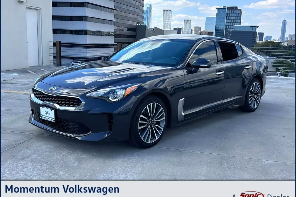 2019 Kia Stinger photo 1