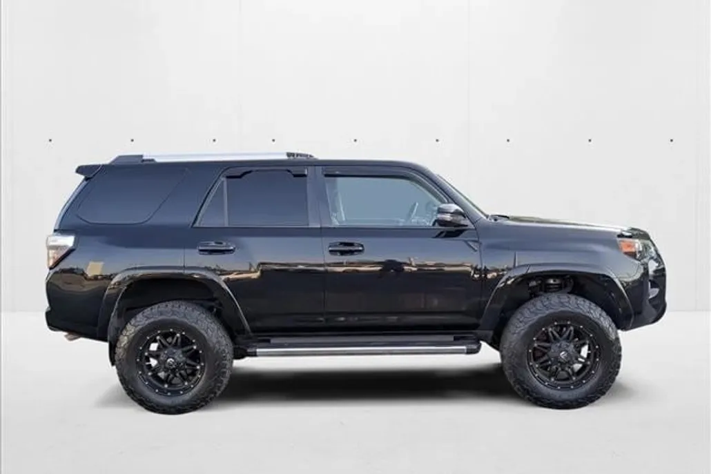 2016 Toyota 4Runner 4WD V6 Trail Premium photo 1