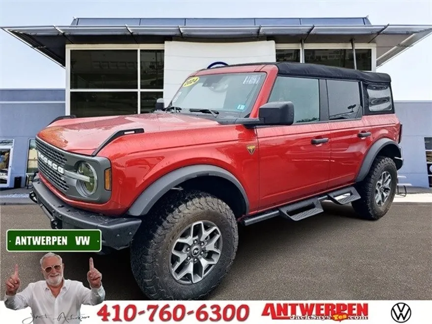 2024 Ford Bronco Badlands photo 1