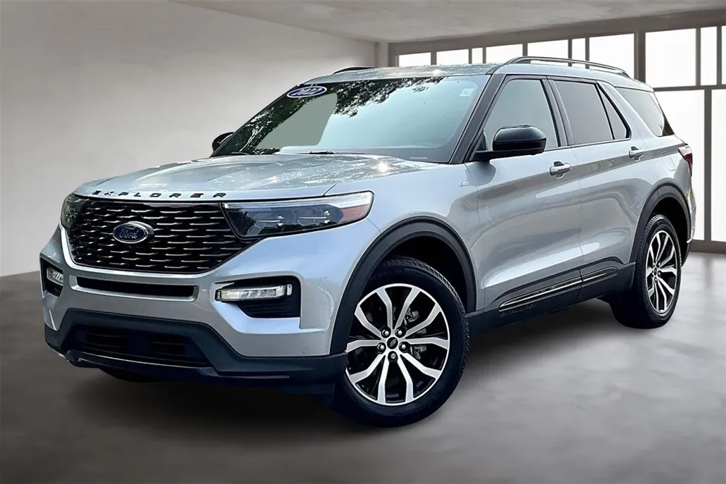 2022 Ford Explorer ST-Line photo 1