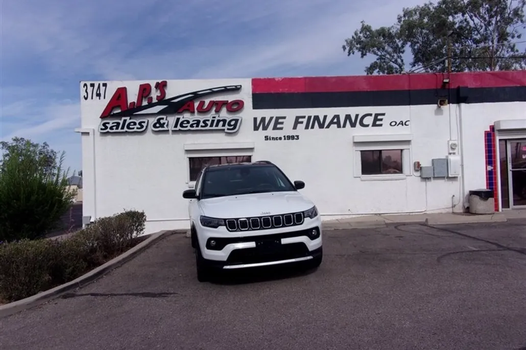 2024 Jeep Compass Latitude photo 1