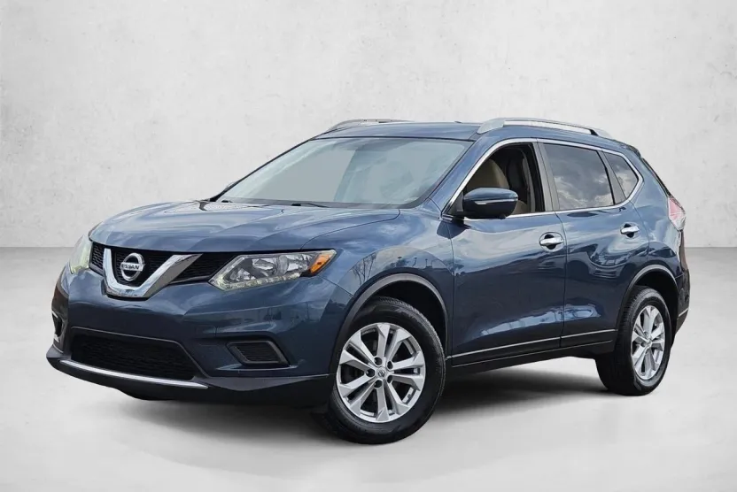 2014 Nissan Rogue SV photo 1