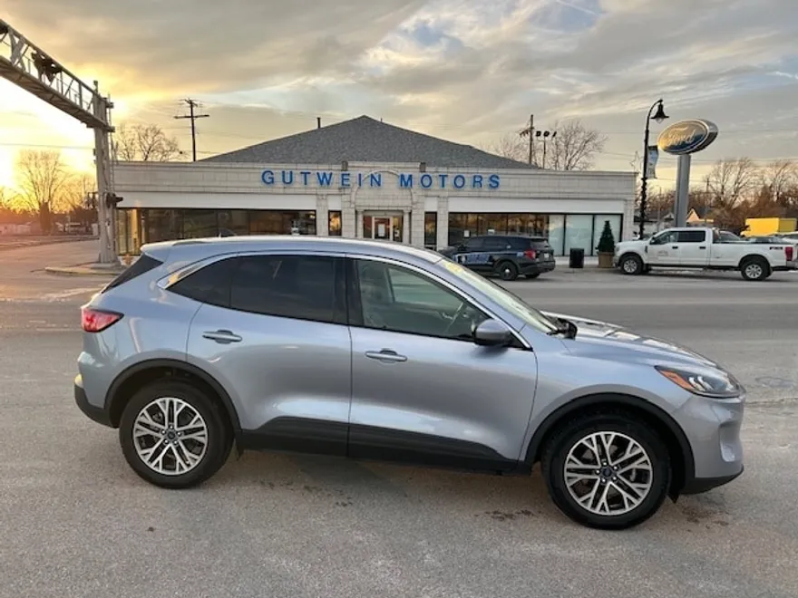 2022 Ford Escape SEL photo 1
