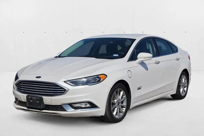 2017 Ford Fusion Energi Titanium photo 1