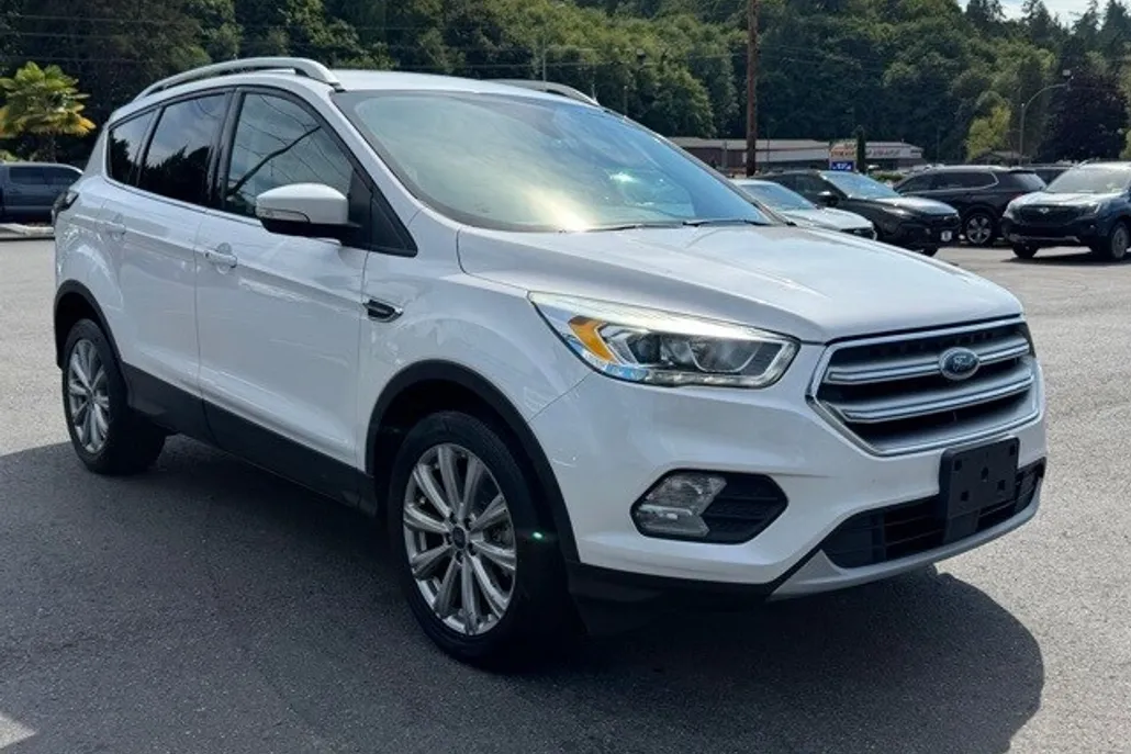 2017 Ford Escape Titanium photo 1