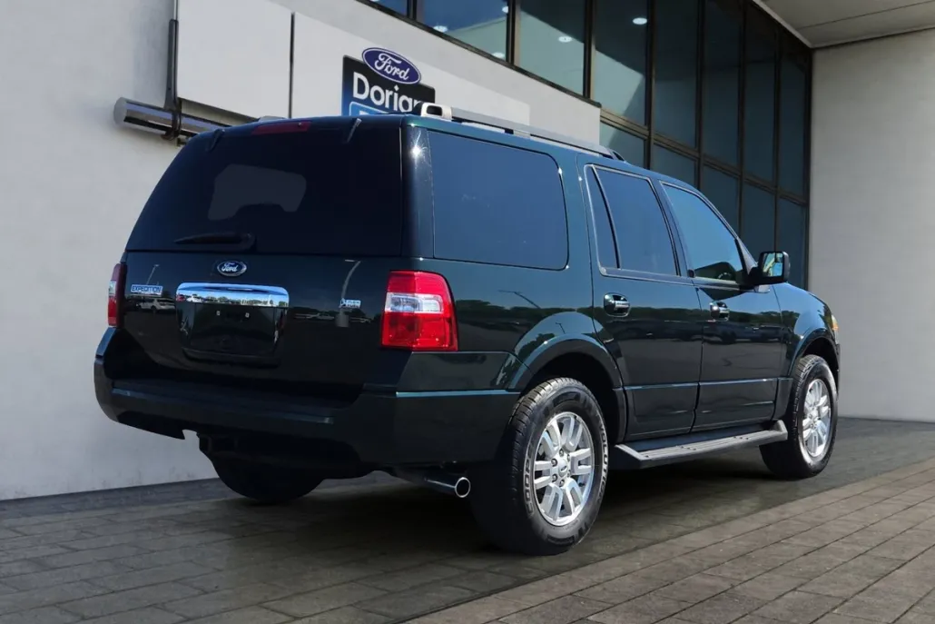 2014 Ford Expedition XLT photo 1